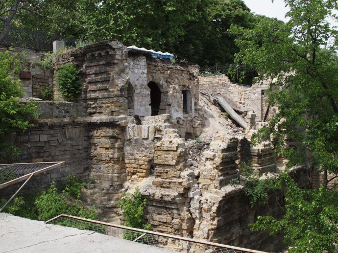 Ancient-looking ruins to the side of the Potemkin Stairs.