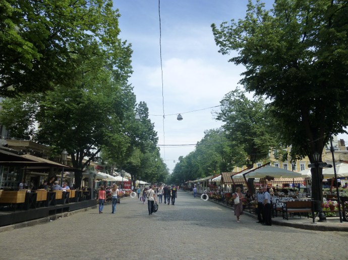 A view of Deribasovskaya Street.