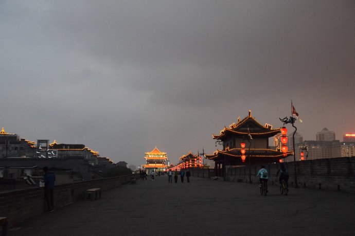 Approaching the Yongning Gate on the southern portion of Xi'an's city wall as dusk falls.