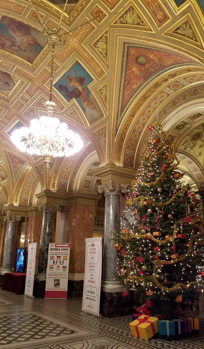 Even the entrance hall to the opera house is breathtaking.